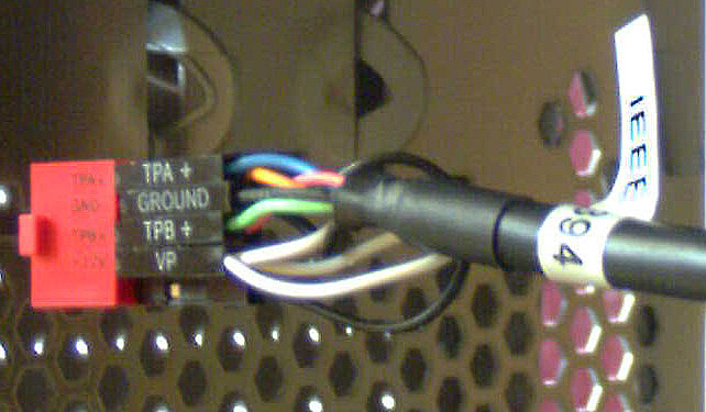 Anschluss des Firewire-Kabels