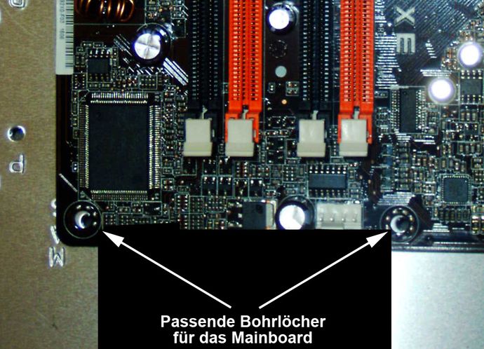 Bohrlöcher für das Mainboard ermitteln