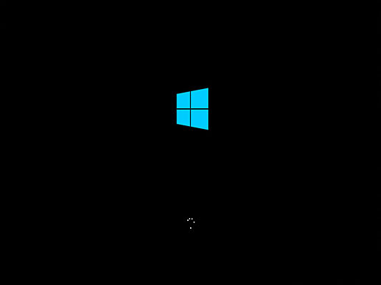 Windows 10 bootet vom Installations-Datenträger
